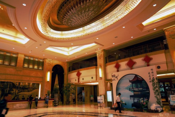 “重庆凯宾斯基，畅享养生桑拿新体验”