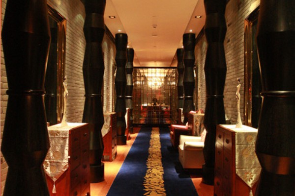 按摩大师在伊美，重庆之旅必体验的养生之道！